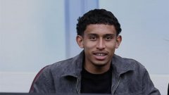 Игрок Меца подписал свой первый профессиональный контракт после страшного пожара