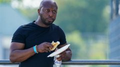 Экс-игрок сборной Нидерландов приговорен к 18 месяцам заключения