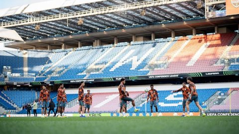 Шахтер сыграет против АЗ Алкмар в четвертьфинале Лиги конференций