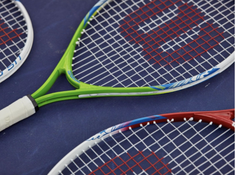Изготовитель теннисных ракеток хочет получить $1,8 млрд в результате IPO