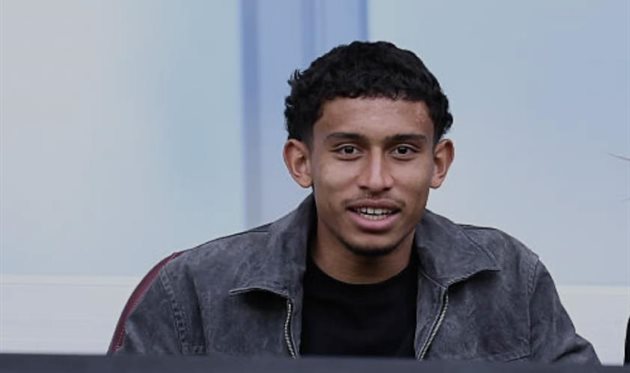 Игрок Меца подписал свой первый профессиональный контракт после страшного пожара