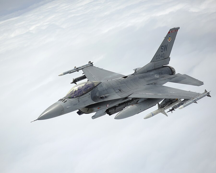 Обучение украинских пилотов на F-16 начнется в этом месяце - Зеленский