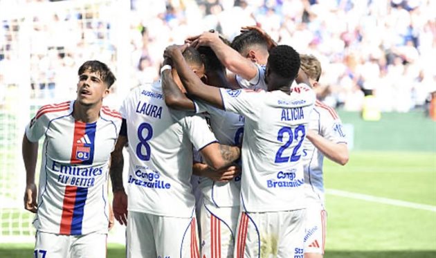 Яремчук сделал дубль, Лион выиграл у Осера