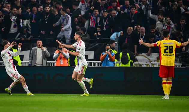 Яремчук отличился, но Лион проиграл серию пенальти Лансу