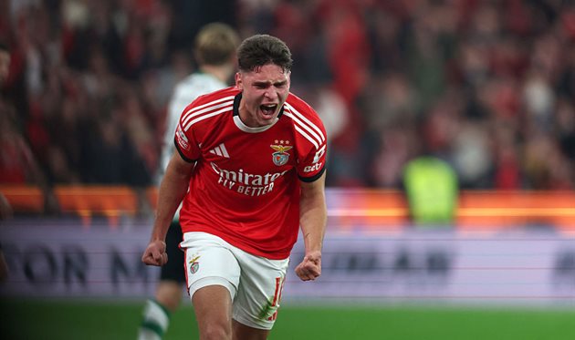 Гол Судакова помог Бенфике сыграть вничью со Спортингом